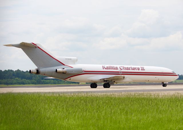 BOEING 727-200 (N726CK) - At Shreveport Regional.