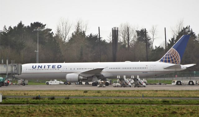 BOEING 767-400 (N67058) - united b767-424er n67058 diverted to shannon while routing barcelona to newark 14/2/20.