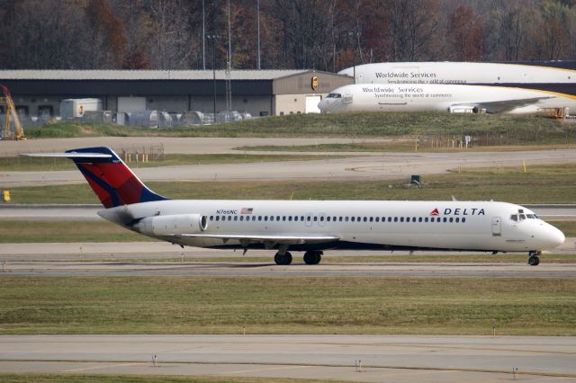 McDonnell Douglas DC-9-50 (N766NC)