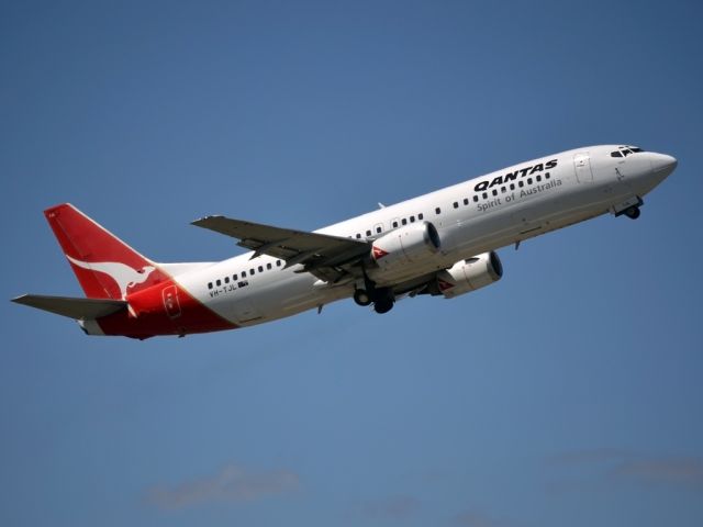 BOEING 737-400 (VH-TJL) - Getting airborne off runway 23 and heading for an interstate destination.