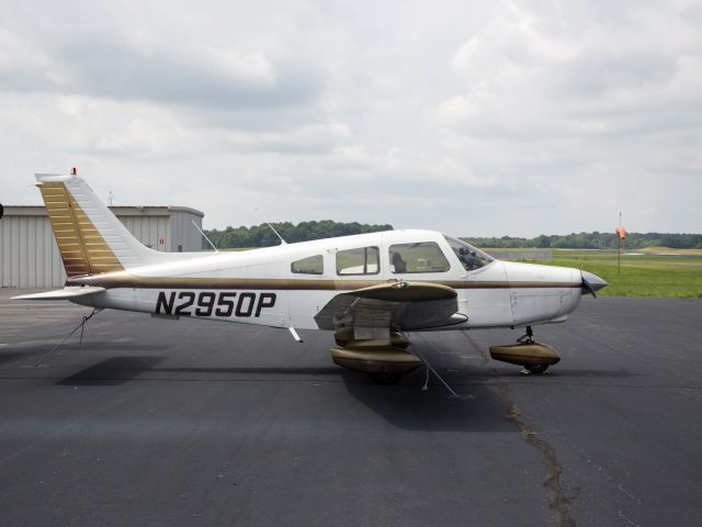 Piper Cherokee (N2950P)