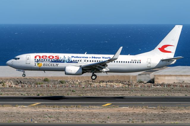 Boeing 737-800 (EI-GRJ)