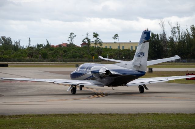 Cessna Citation II (N812HA) - Holding short runway 5 at A1