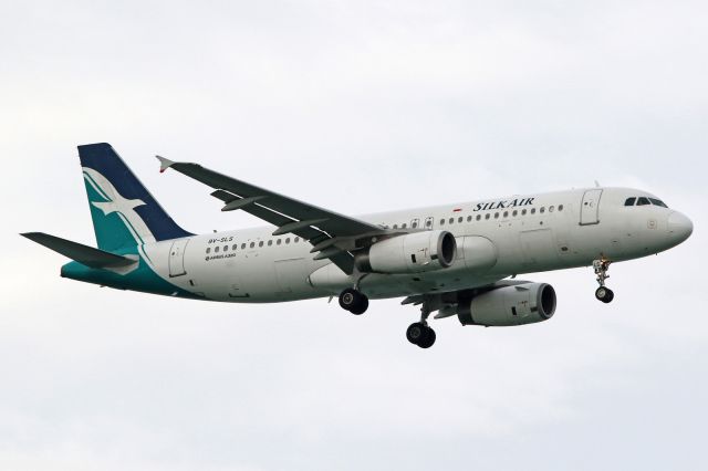 Airbus A320 (9V-SLS)
