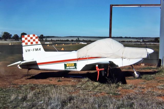 VH-FMA — - VICTA AIRTOURER - 115 - REG : VH-FMA (CN 24) - WEST WYALONG NSW. AUSTRALIA - YWWL 26/6/1988 35MM SLIDE CONVERSION USING A LIGHTBOX AND A NIKON L810 DIGITAL CAMERA IN THE MACRO MODE