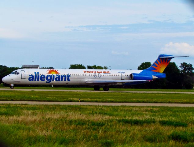 McDonnell Douglas MD-83 (N863GA)