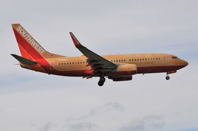 Boeing 737-700 (N792SW)