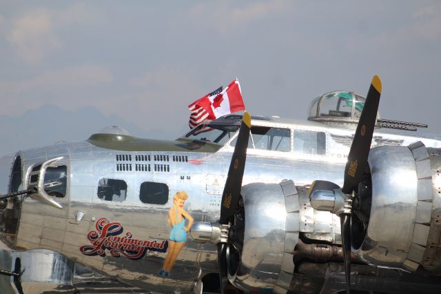 Boeing B-17 Flying Fortress (N9323Z)