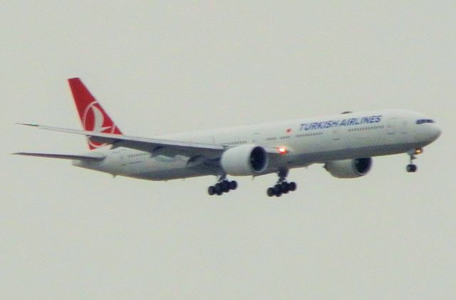 BOEING 777-300ER (TC-JJF)