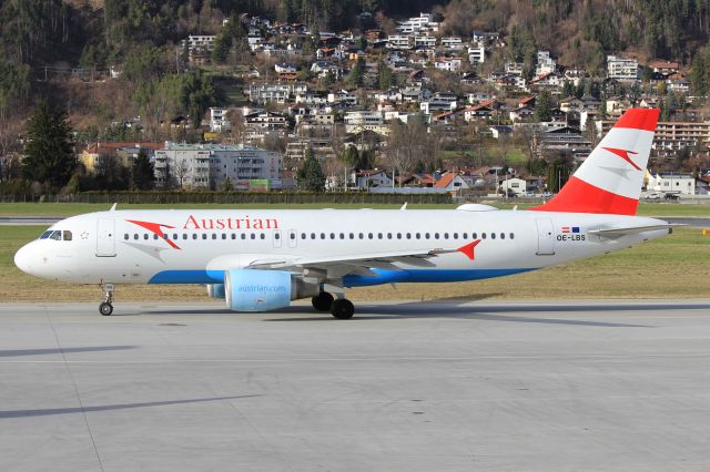 Airbus A320 (OE-LBS)