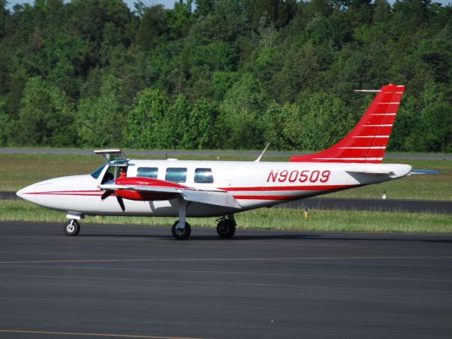 Piper Aerostar (N90509) - arriving at KJQF - 5/26/13