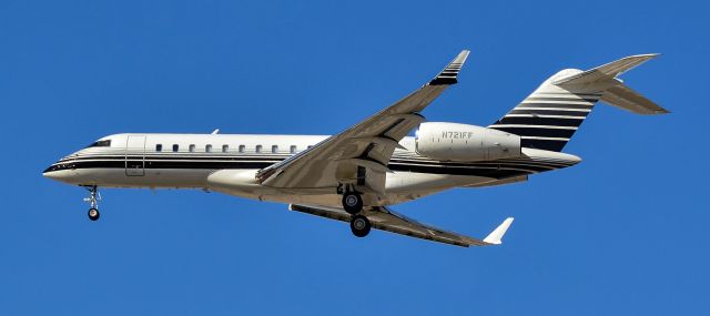 Bombardier Global Express (N721FF) - N721FF Bombardier BD-700-1A10 Global Express s/n 9354 - Las Vegas - Harry Reid International Airport KLASbr /USA - Nevada March 11, 2022br /Photo: Tomás Del Coro