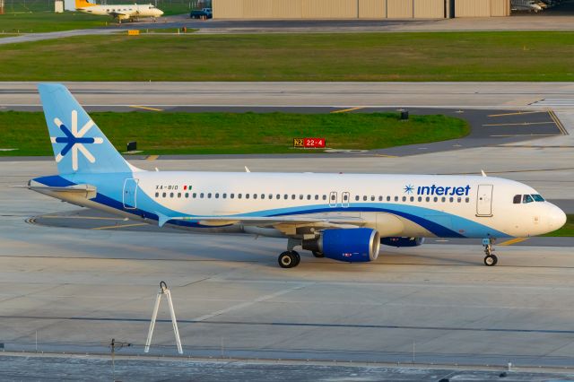 Airbus A320 (XA-BIO) - Taxiing to gate A7. Back when interjet flew to SA before coronavirus hit. Really miss working on them. Taken 3/10/2020