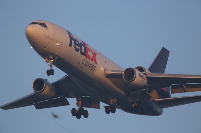 McDonnell Douglas DC-10 —