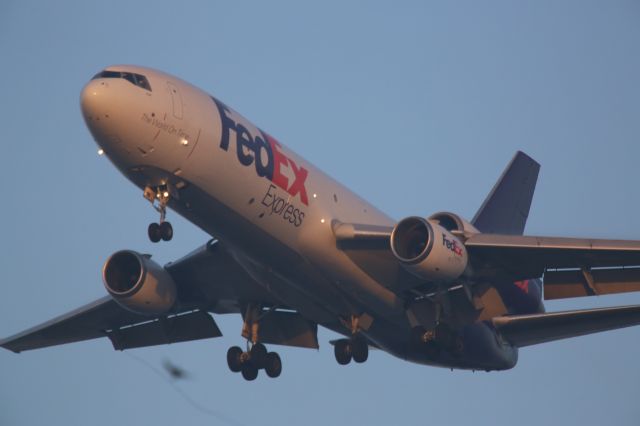 McDonnell Douglas DC-10 —