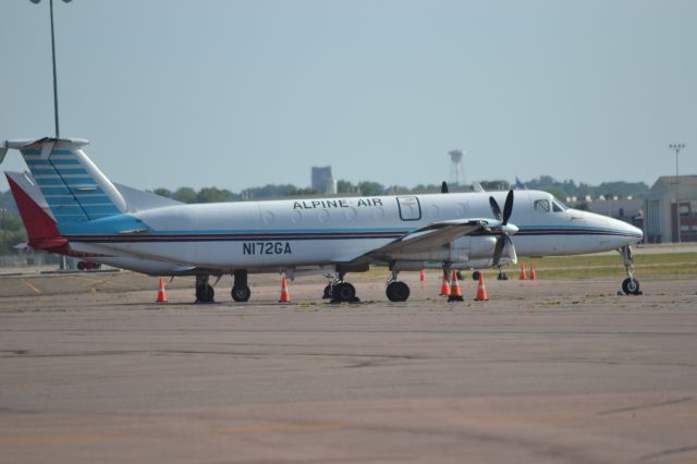 Beechcraft 1900 (N172GA) - N172GA sitting on the tarmac in Sioux Falls awaiting departure to Rapid City