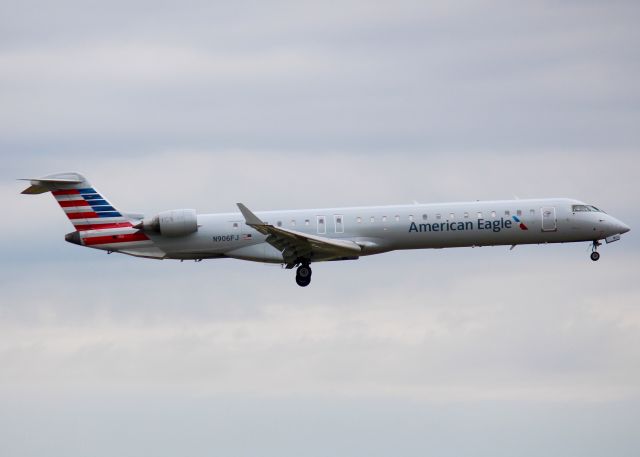 Canadair Regional Jet CRJ-900 (N906FJ) - At DFW. 2003 Bombardier CRJ-900ER (CL-600-2D24)
