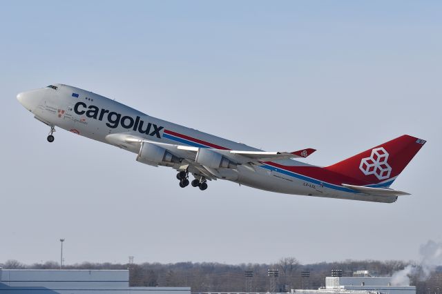 Boeing 747-400 (LX-LCL) - 23R 01-24-25