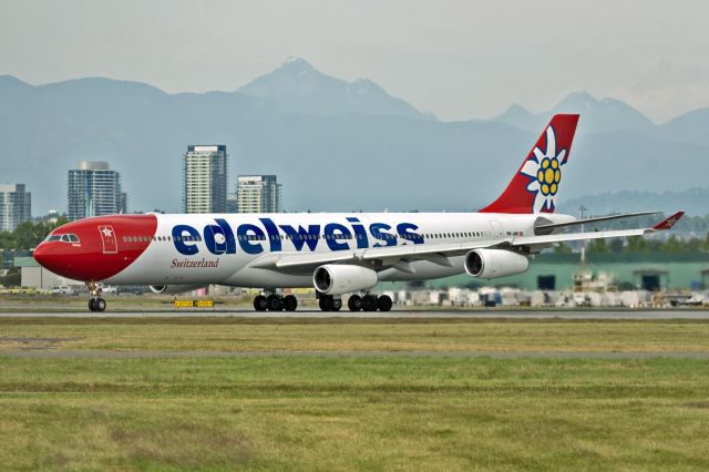 Airbus A340-300 (HB-JMF)