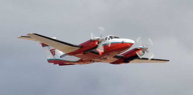 Beechcraft Super King Air 200 (N305LG)