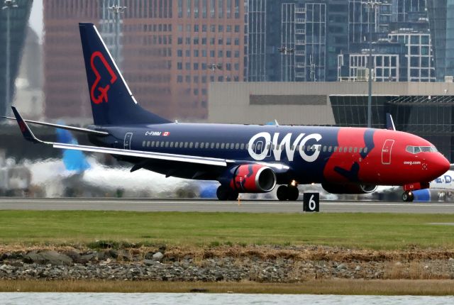 Boeing 737-800 (C-FHNM)