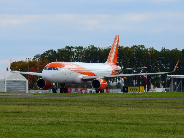 Airbus A320 (G-EZOP) - EPLB