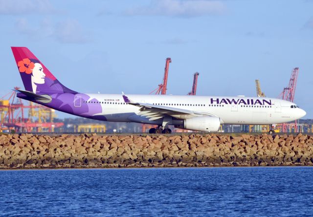 Airbus A330-200 (N389HA)