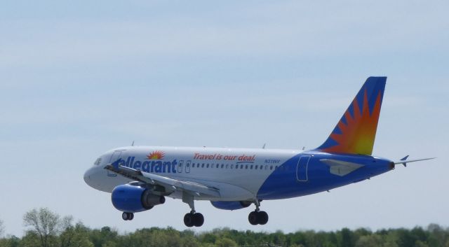 Airbus A319 (N311NV) - About to touch down is this 2006 allegiant Airbus A319-111 in the Spring of 2018.