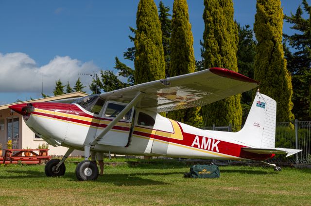 Cessna Skywagon 180 (ZK-AMK)