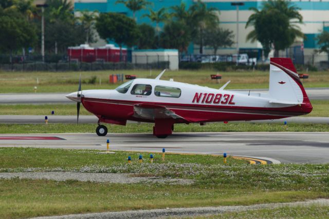 Mooney M-20 (N1083L)