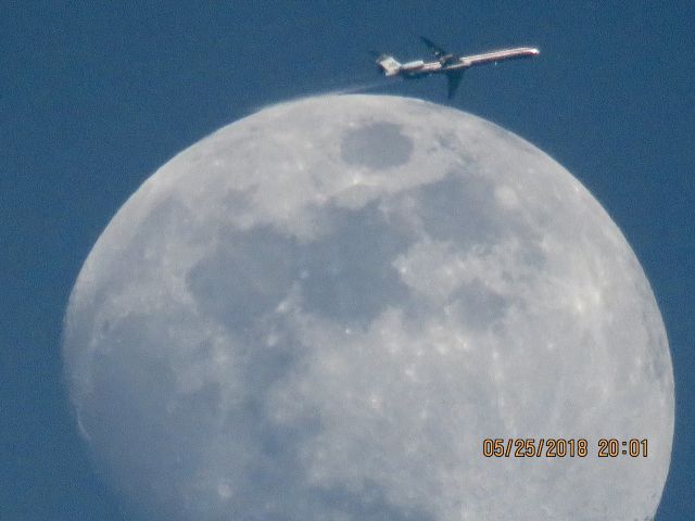 McDonnell Douglas MD-83 (N9626F)