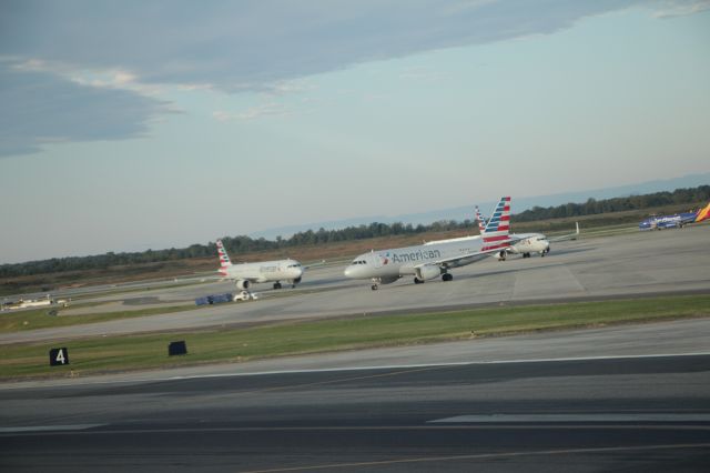 Airbus A319 (N703UW) - 10/22/16 waiting for the inbounds
