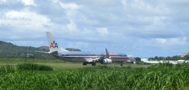 Boeing 737-800 (N904NN)
