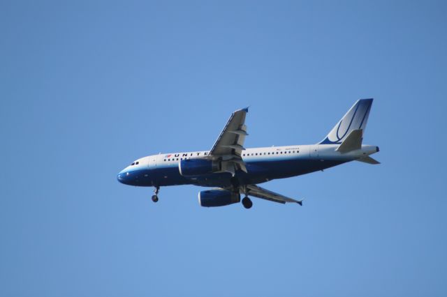 Airbus A319 (N806UA)