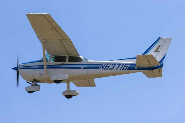 Cessna Skyhawk (N63716)