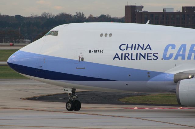 Boeing 747-400 (B-18716)