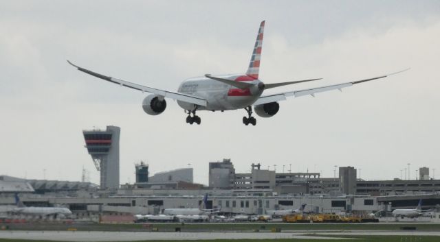 Boeing 787-8 (N801AC) - On final is this 2015 American Airline Boeing 787-8 in the Autumn of 2020.