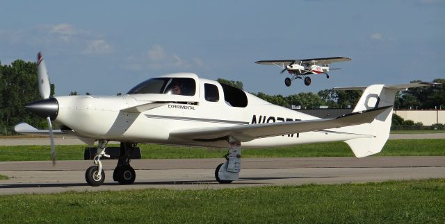 Experimental 100kts-200kts (N187RR) - A cool looking experimental airplane taxing to the ramp at EAA AirVenture 2015!