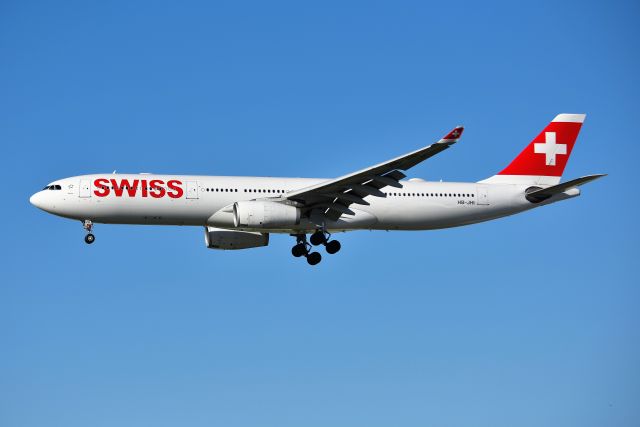 Airbus A330-300 (HB-JHI)