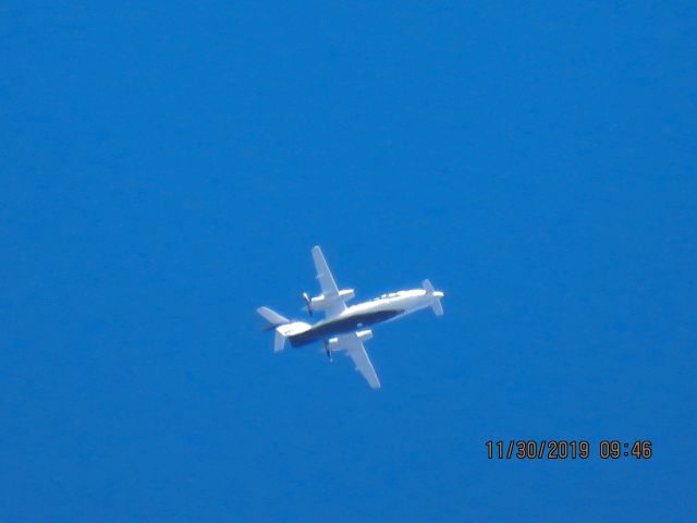 Piaggio P.180 Avanti (N327YR)