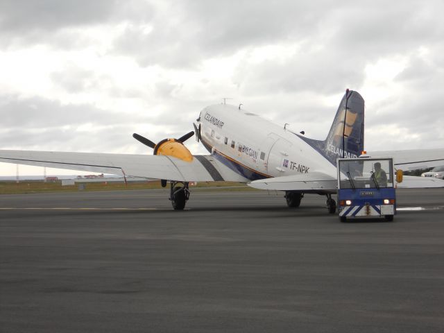 Douglas DC-3 (TF-NPK)