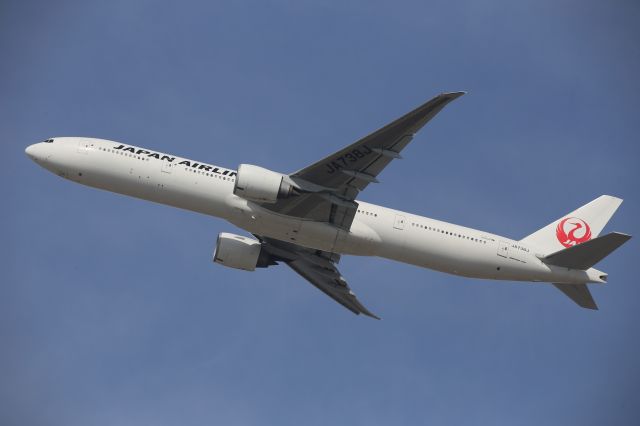 BOEING 777-300ER (JA738J)