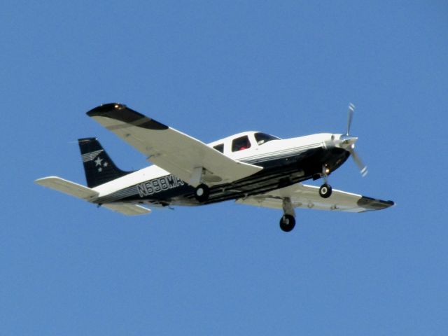 Piper Saratoga/Lance (N698MA) - Landing RWY 20R