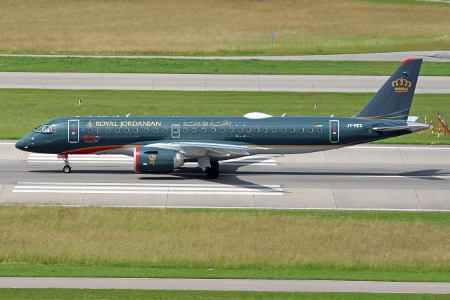 Embraer E190-E2 (JY-REC)
