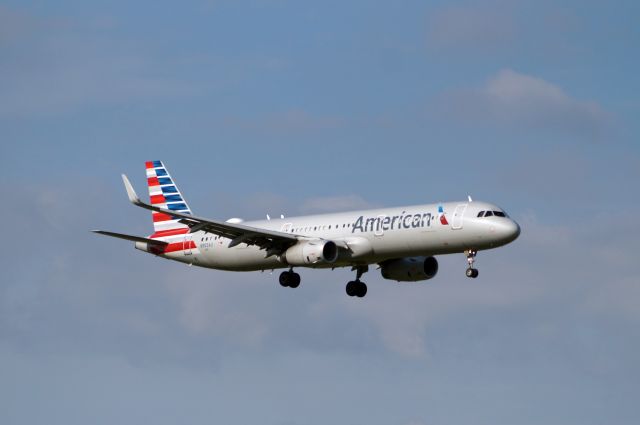 Airbus A321 (N905AU) - 6/2/19 - AAL1601 CUN-DFW
