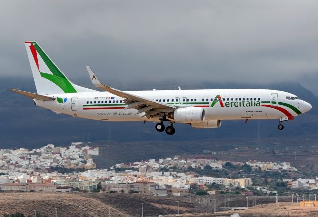 Boeing 737-800 (9H-GEF)