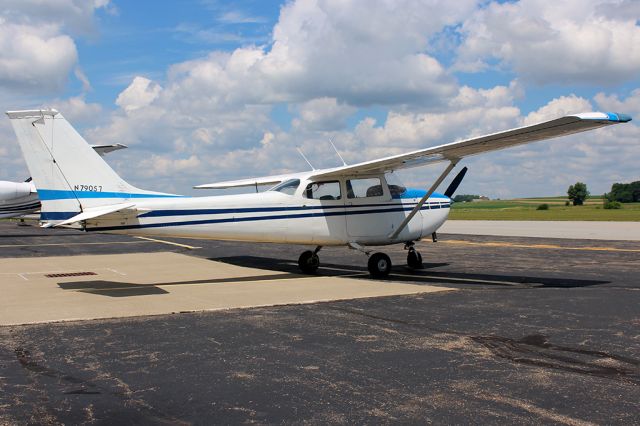 Cessna Skyhawk (N79057)