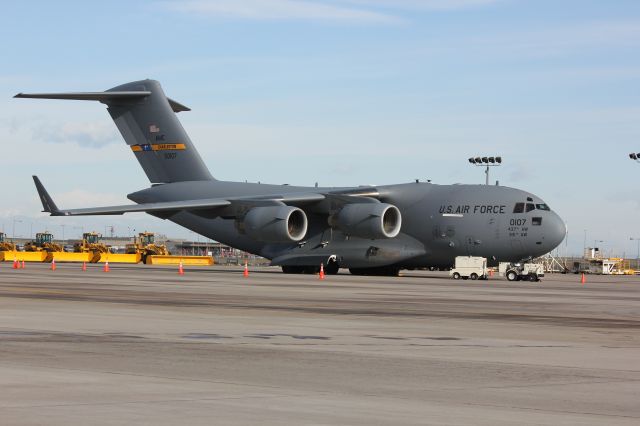 Boeing Globemaster III (95-0107)