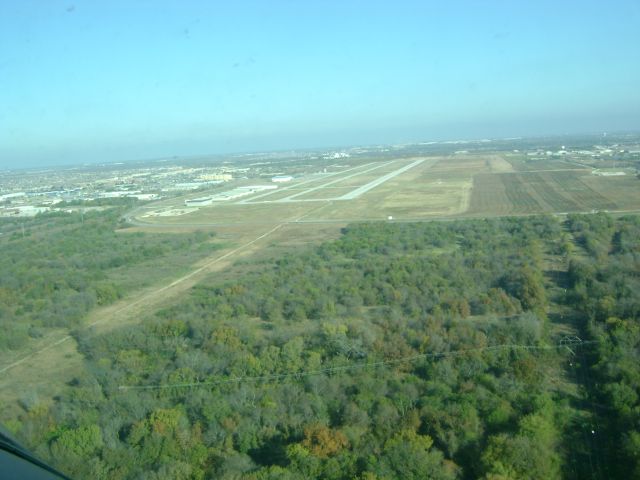 Cessna Skylane (N8372M) - Landing fort worth spinks  11-18-2010