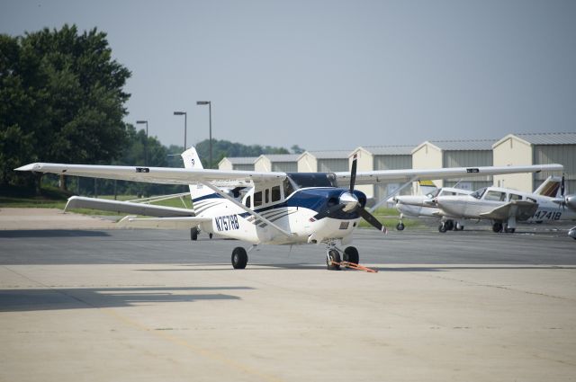 Cessna 206 Stationair (N757RB) - Seen at KFDK on 5/30/2011.
